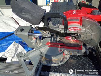 Milwaukee FUEL Brushless Cordless Miter Saw
