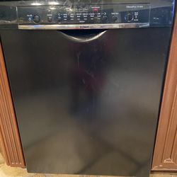 Bosch Black Dishwasher   Excellent Condition $200