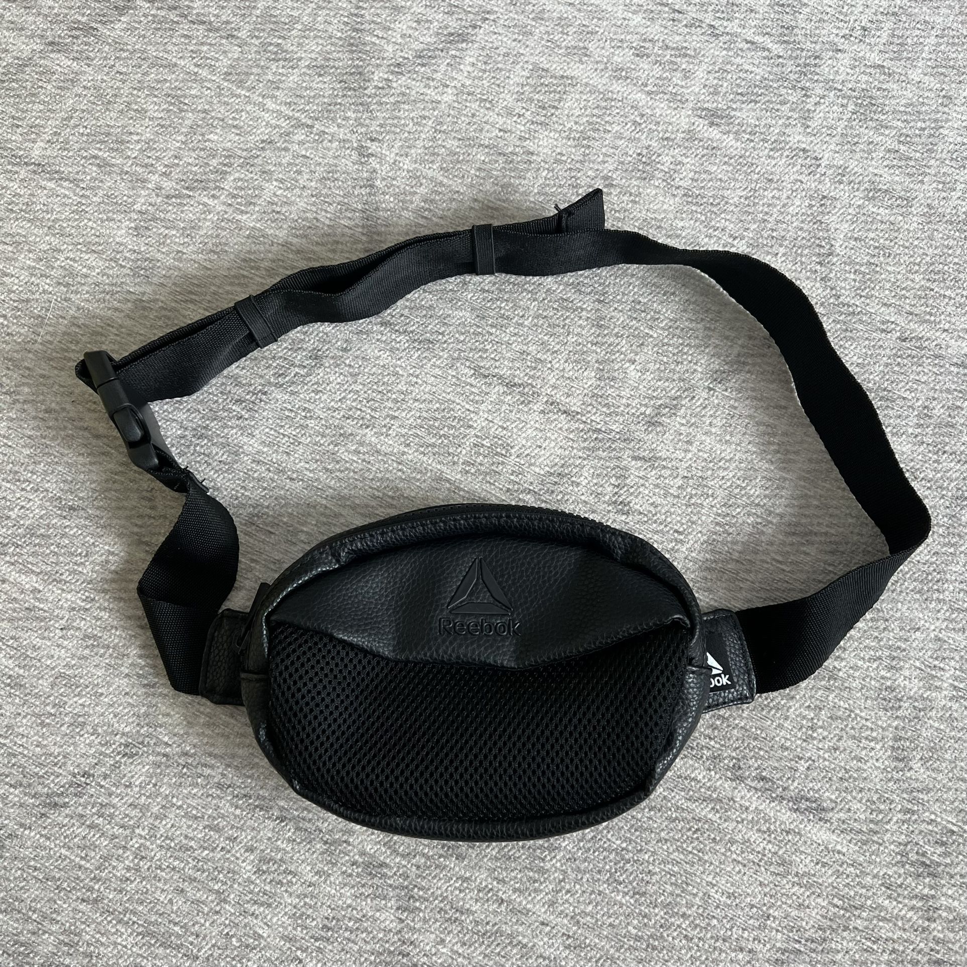 Reebok Adult Unisex Black Casual Travel Fanny Pack Waist Bag