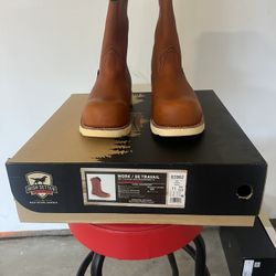 Red Wing Irish Setter