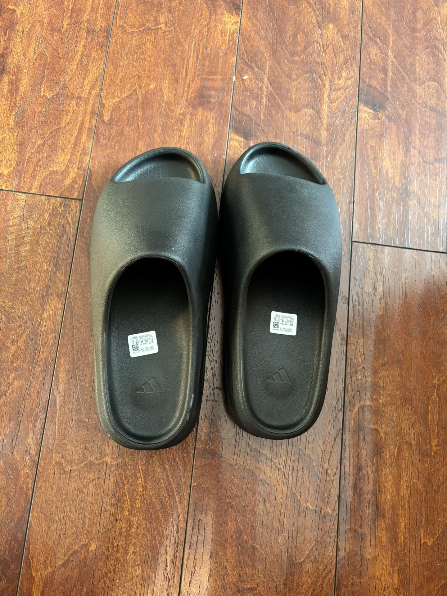 Adidas Yeezy Slides