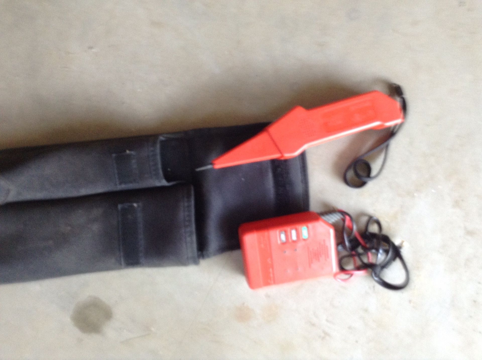 Harris toner and probe, needs batteries
