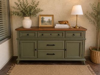 Broyhill Solid Wood Sideboard / TV Stand – Olive Green ✨
