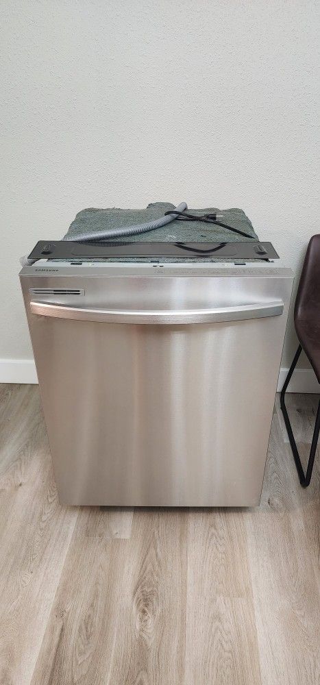 Samsung Model DW80R2031US Dish Washer