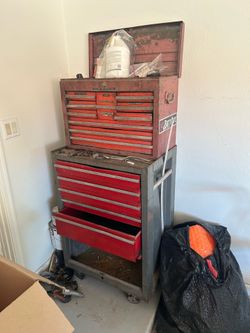 CRAFTSMAN TOOL BOX