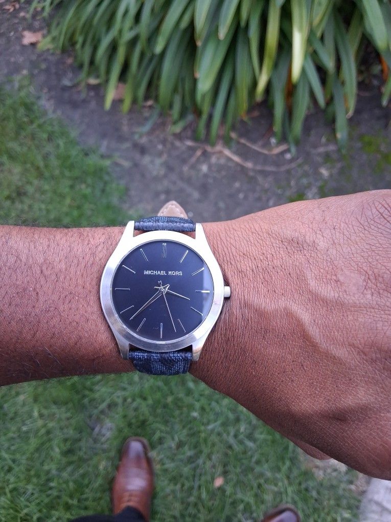 MICHAEL KORS Slim Runway Stainless Steel Quartz Watch MK8907; 100% Authentic