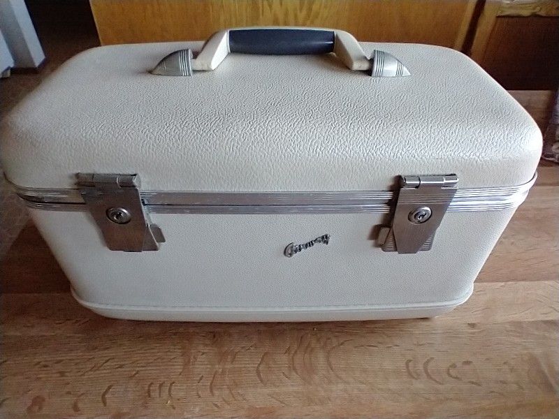 Vintage Airway Train Case