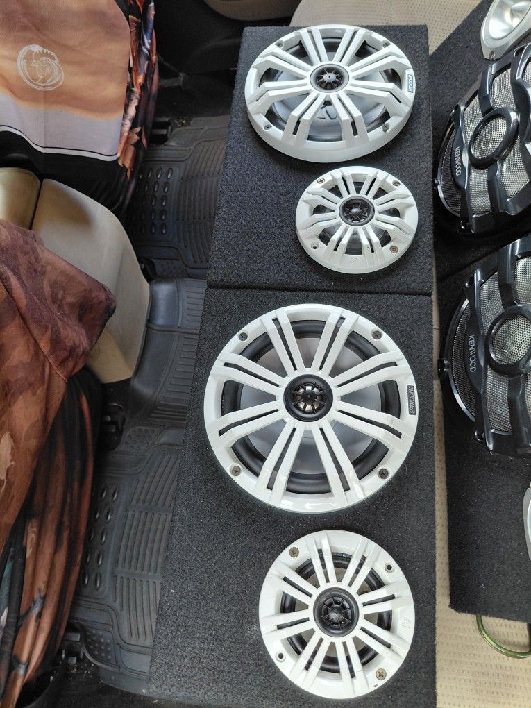 8" Marine Speaker's Rack