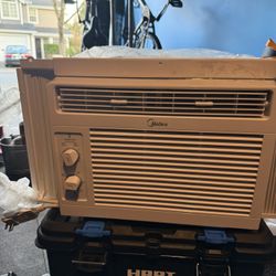 Midea Small Room Window Air Conditioner , ( 115-Volt , 5000-BTU