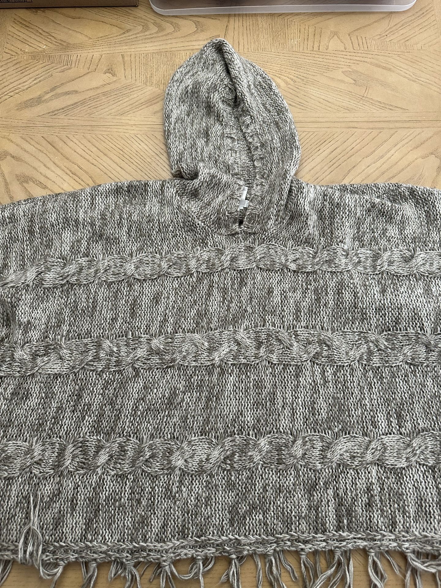 Garage Fringe Hem Womens Gray Cable Knit Sleeveless Poncho hoodie size small