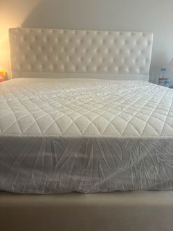 King bed with mattress