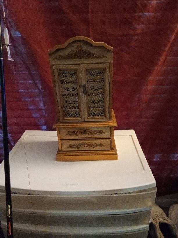 Musical Jewelry Box