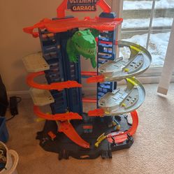 Ultimate Garage Hot Wheels Track
