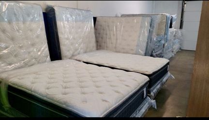 So many mattresses! Pillow top, classic beds, luxury firm, memory foam