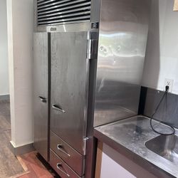 Traulson Refrigerator