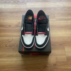 Air Jordan Low “Black Toe”