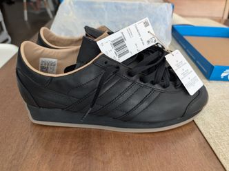 Adidas Country Japan - Men's size 9.5 black/gum RARE