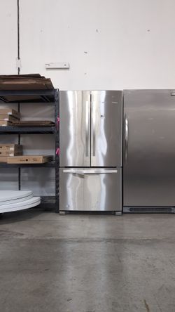 Broken shelves Whirlpool Stainless Steel French Door Refrigerator with Bottom Freezer
