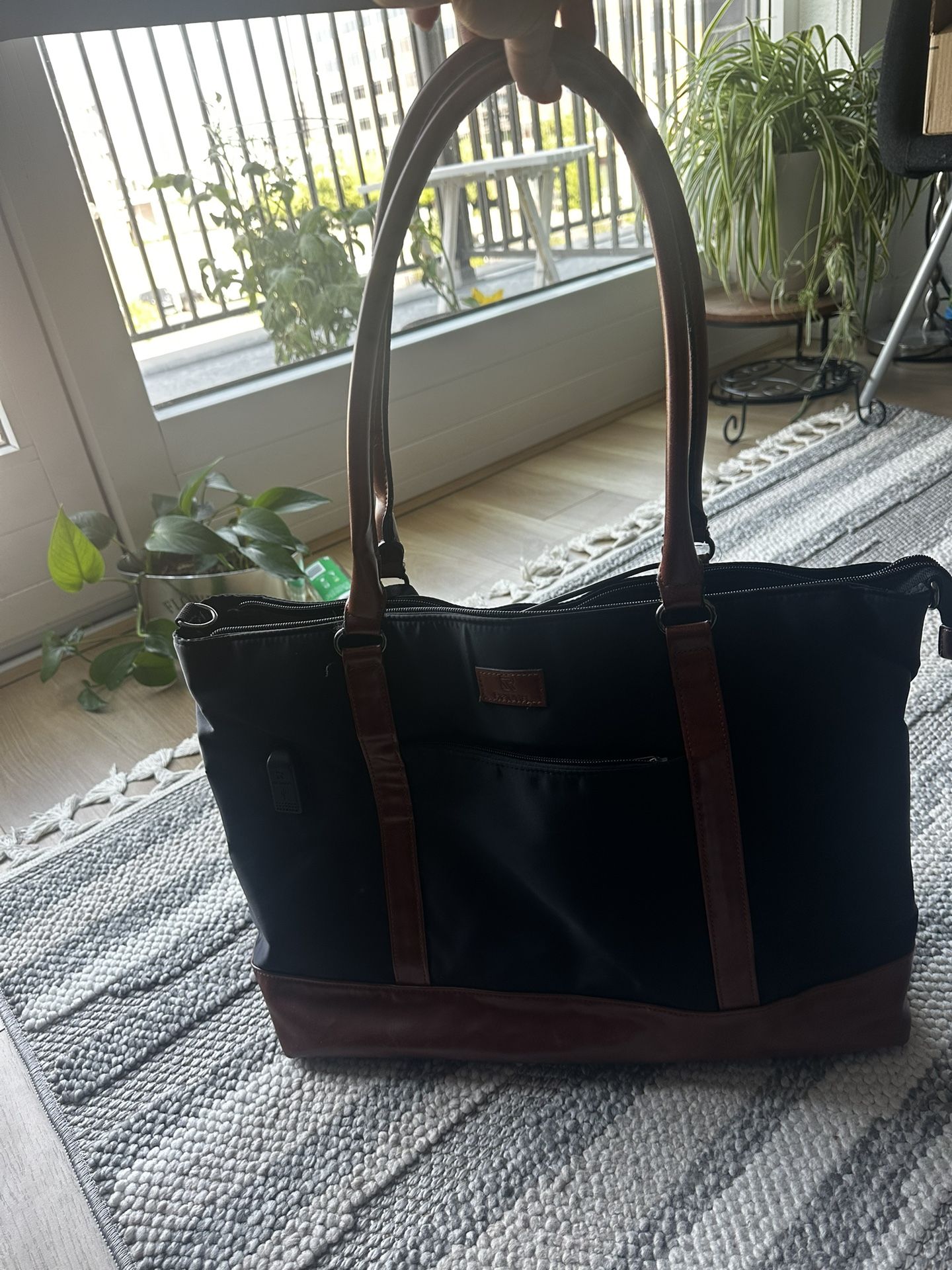 Woman Laptop Tote Bag