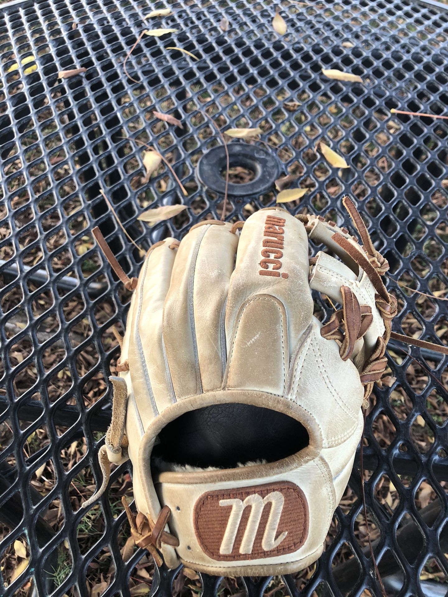 Maruccii Baseball Glove