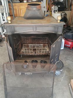 B.Franklin Wood Stove Vintage. Very Clean!