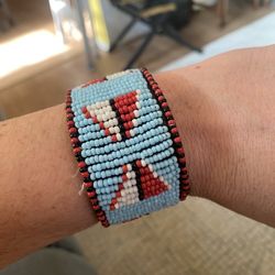 Beaded Bracelet with Snaps Blue Red White 8”