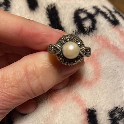 Vintage  Sterling Silver Pearl and marcasite ring size 6