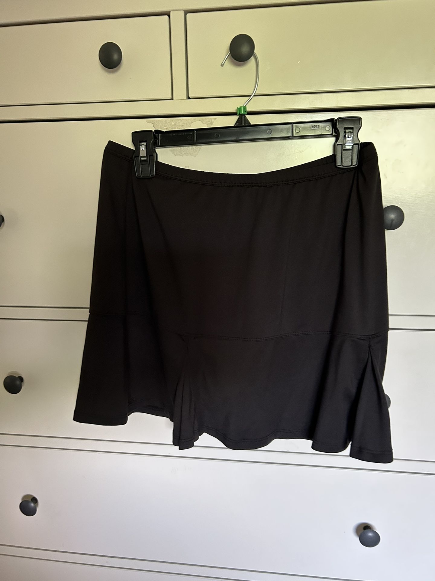 Black Tennis Skirt, Women’s Athletic Skirt, Size Large, Bolle