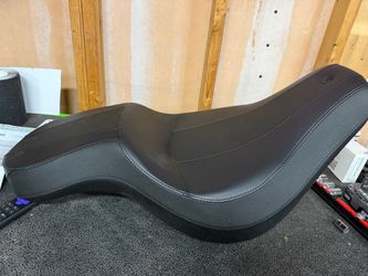 Harley Tallboy 2018+ Softtail seat