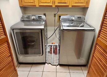 Washer and dryer set