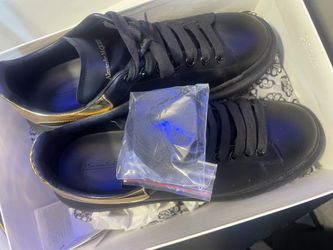 Alexander McQueen’s Size 11