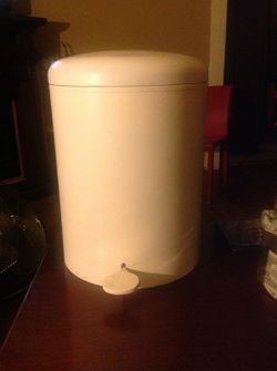 Vintage metal can with metal insert