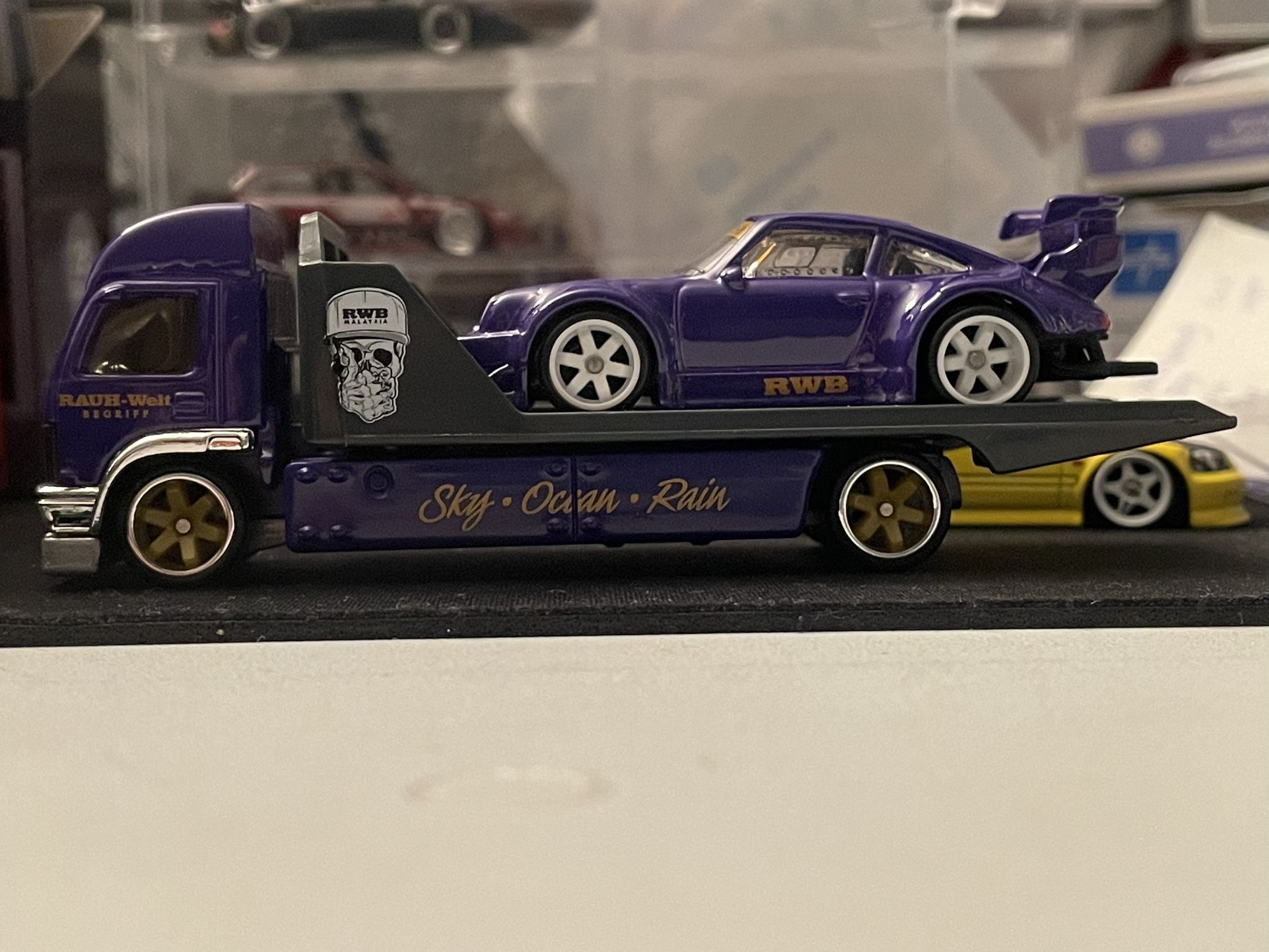 Hot Wheels RWB Porsche 930 Team Transport