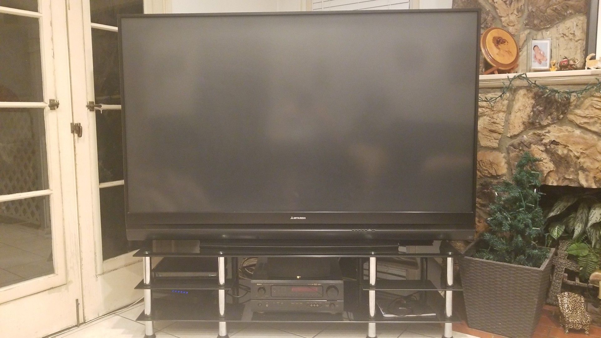 73 inch Mitsubishi Dlp 1080p HDTV 120Mhz