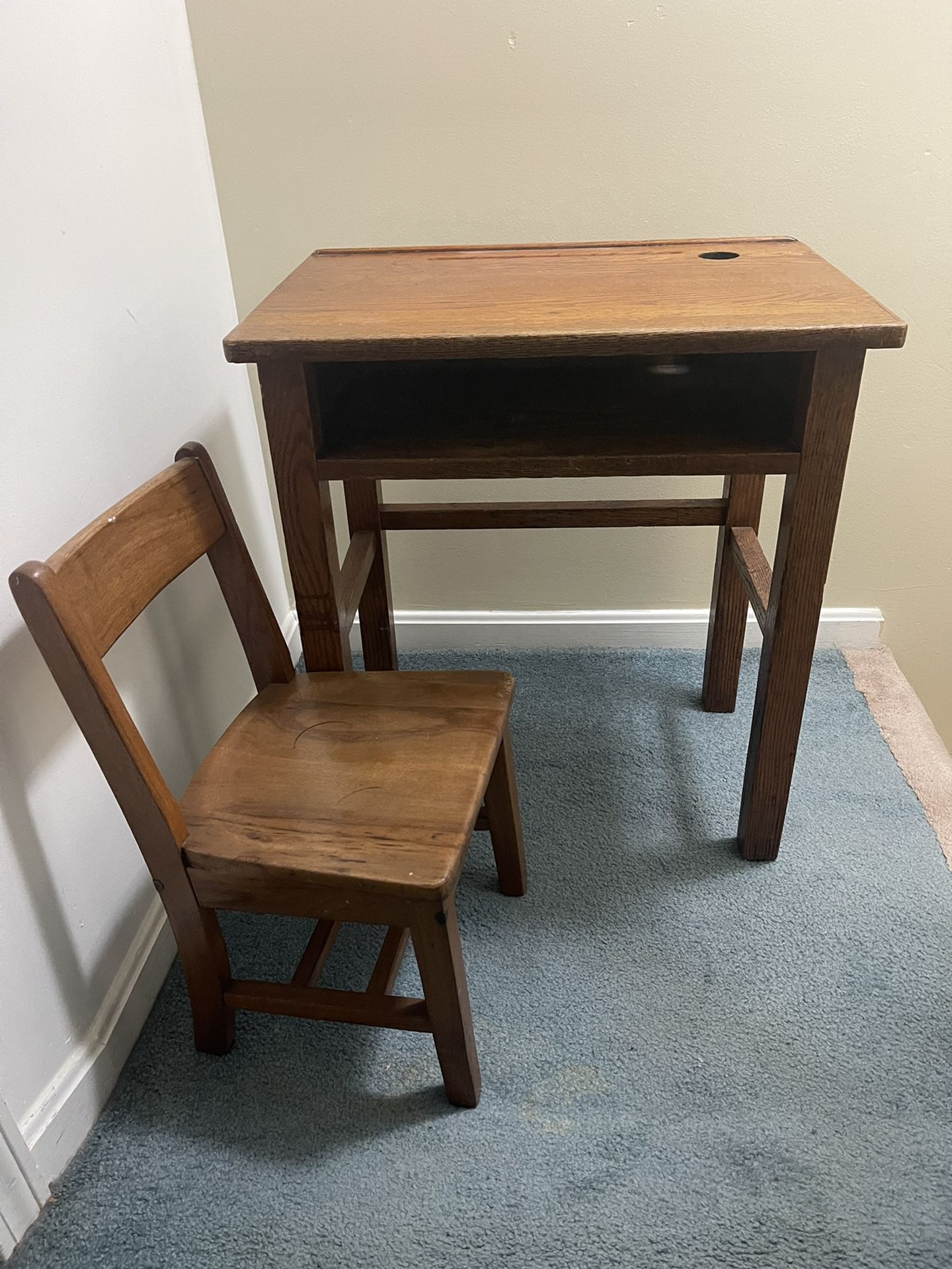 Childrens Wooden Desk And Chair 