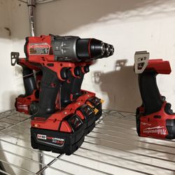 Milwaukee Fuel Hammer Drill With 5.0 Xc Battery 