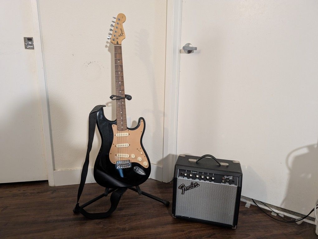 Fender Squier Affinity Electric Guitar With Fender Frontman, Strap, Bag And Stand