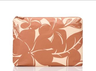 NWT - Aloha Collection Mid Pouch Melia  - Sherbet on Toffee - Sold Out