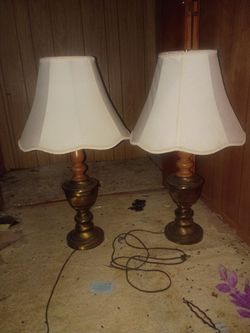 2 vintage lights