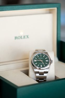 New 2026 Rolex Oyster Perpetual 41mm Green Full Set