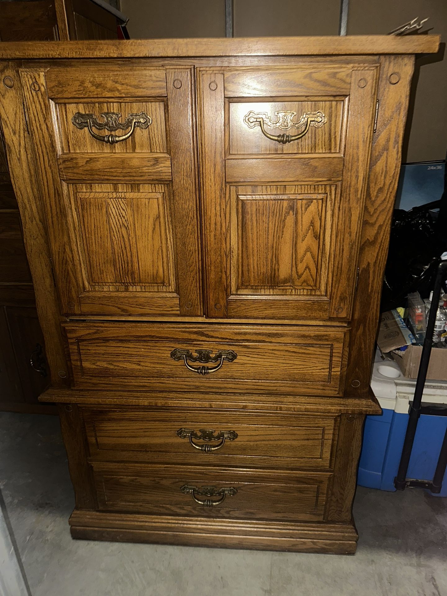 Dresser 