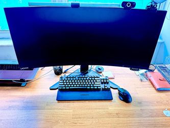 Height adjustable work desk