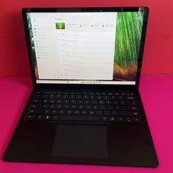 Microsoft Surface Laptop 5 (2022) 13.5” Touch Screen 12th Generation intel i5 with 512GB SSD (powerful Laptop) 