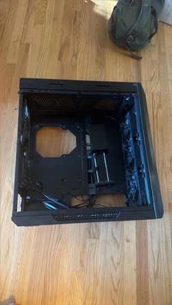 Stripped ASUS ROG Strix Helios PC Case + 4 Fans