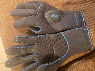 Diving gloves