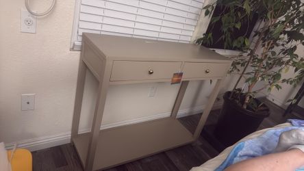 Accent table