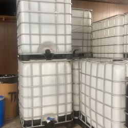 275 Gallon Tote With Cage. Cleaned. Food Grade.