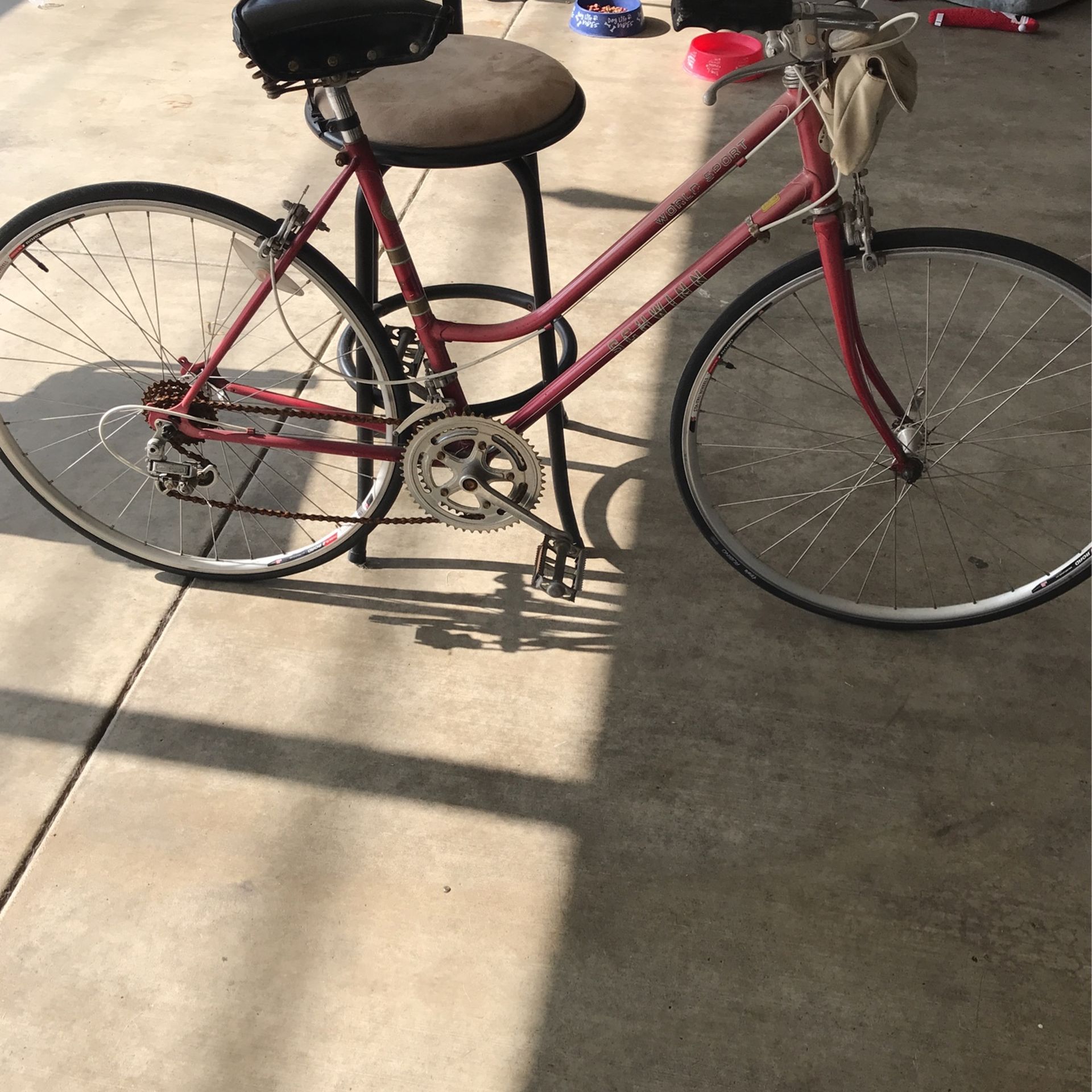 WORLD SPORT SCHWINN CHICAGO 60639 BIKE (Vintage)