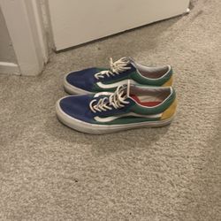 Yacht Club Vans 