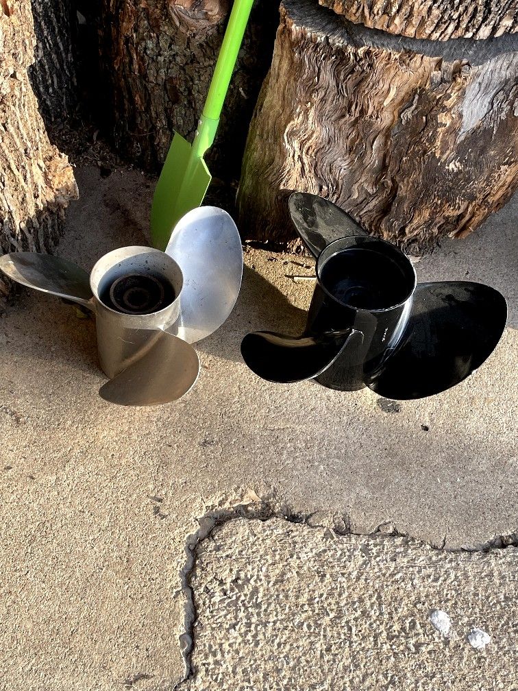 2004 Bayliner Propellers